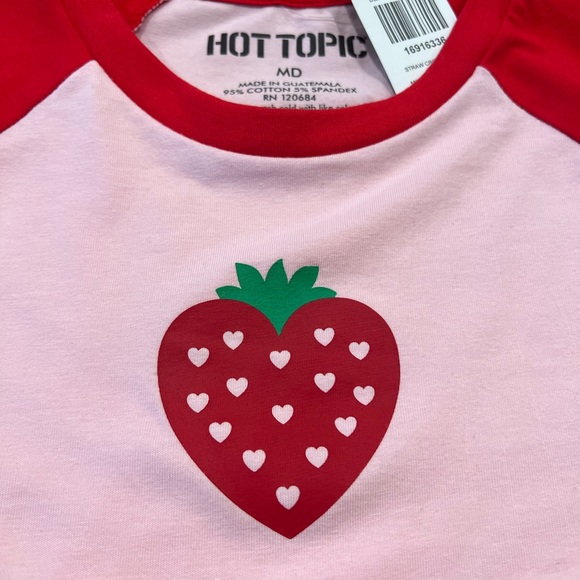 Red & Pink Strawberry Raglan Crop T-Shirt Juniors M - Picture 3 of 3